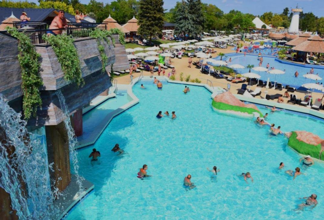 Beach Deluxe Apartman Hajdúszoboszló Dış mekan fotoğraf